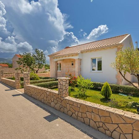 Apartment Holiday Home Doma, Cilipi Near Dubrovnik Habitación foto