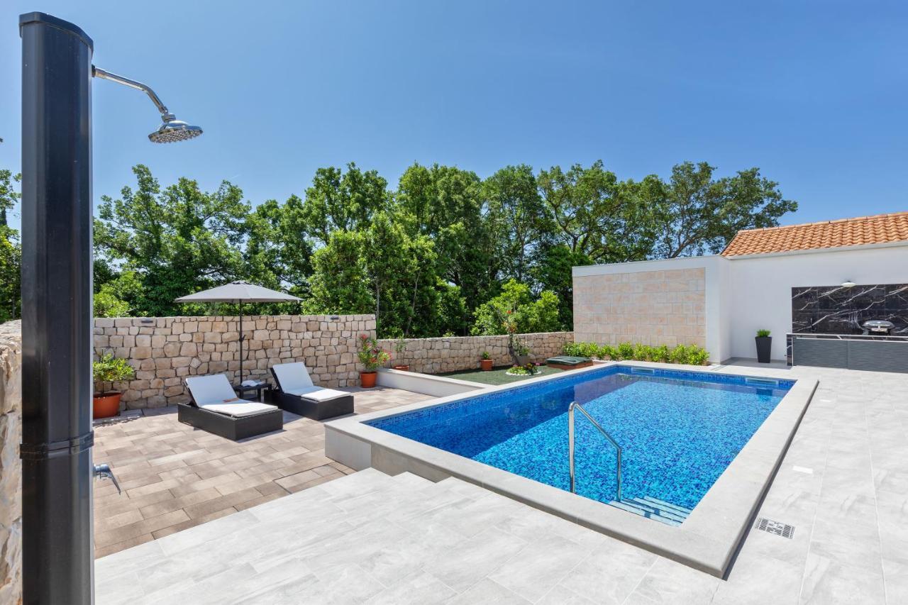 Apartment Holiday Home Doma, Cilipi Near Dubrovnik Exterior foto