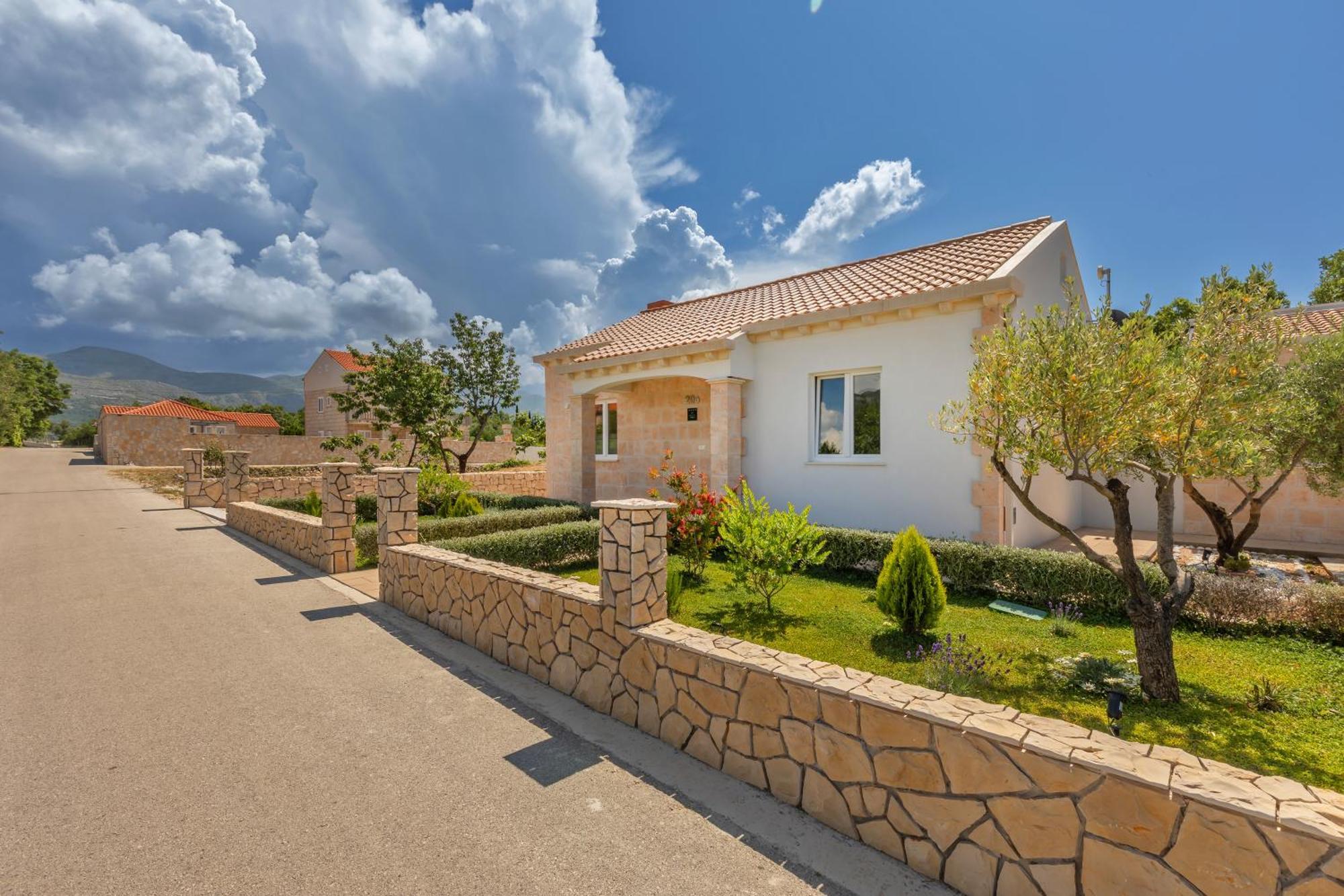 Apartment Holiday Home Doma, Cilipi Near Dubrovnik Habitación foto